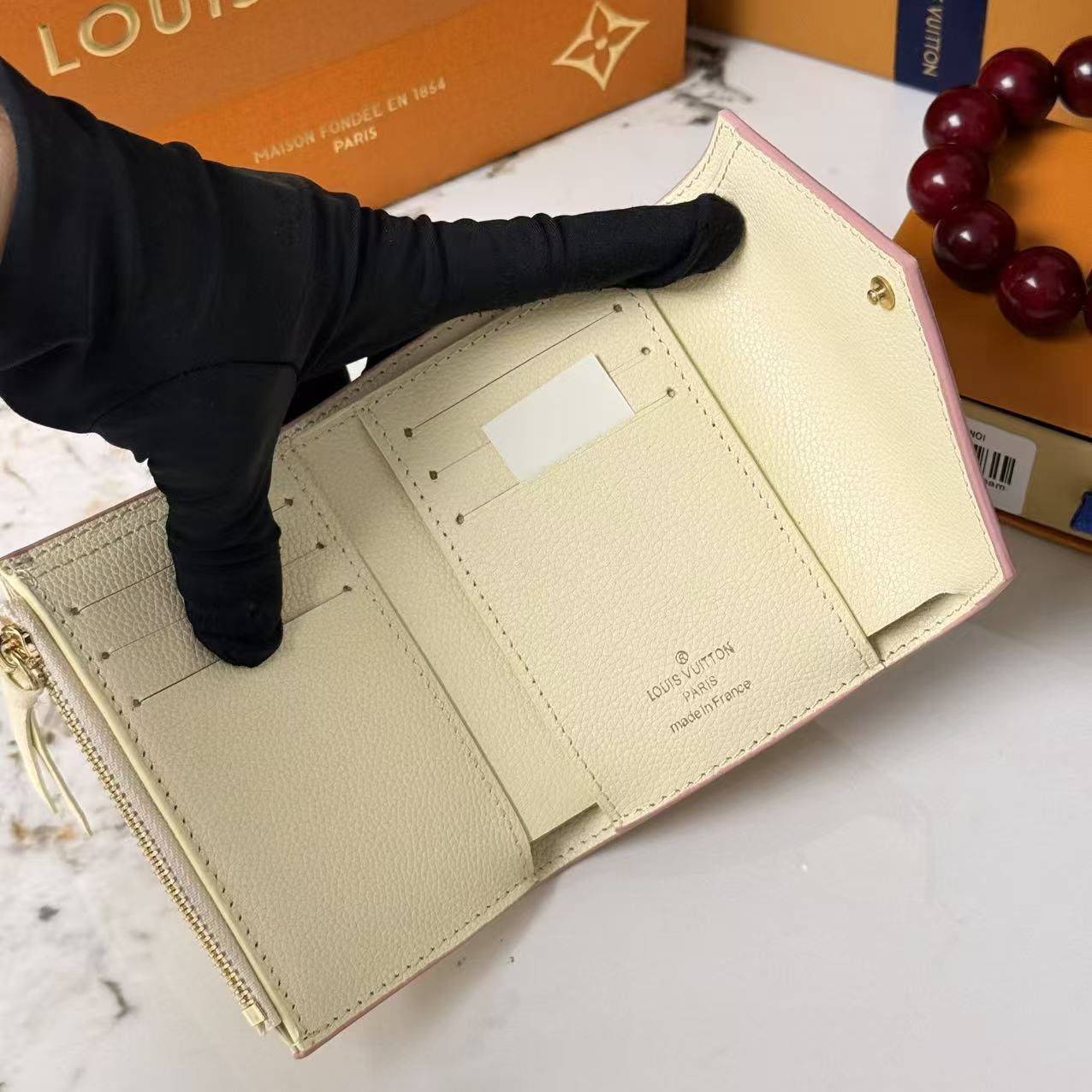 Victorine Wallet Monogram