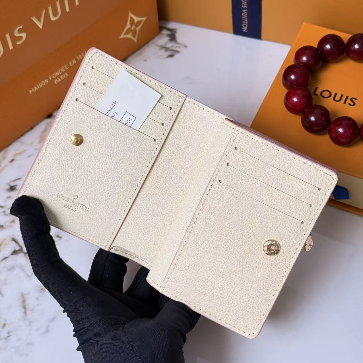 Victorine Wallet Monogram