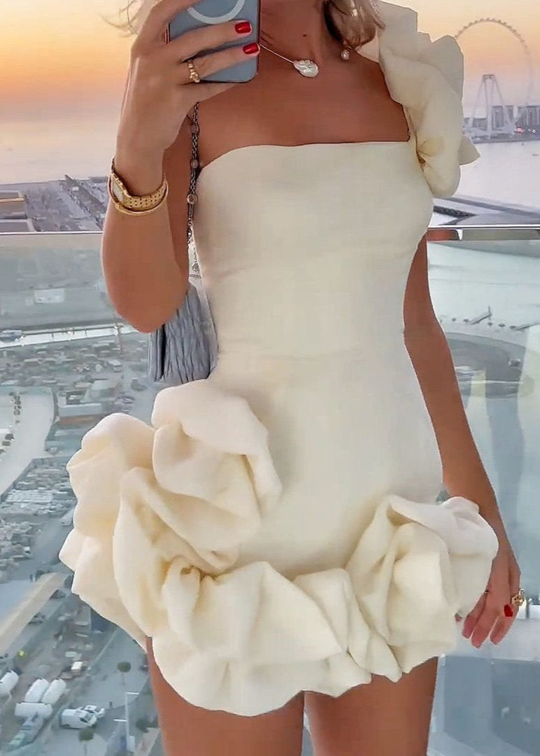 🩵 "Fynroa Blossom Ruffle Mini Dress" – Elegance with a Twist 🌸