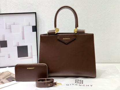 Antigona CatchAll Tote Bag & Wallet