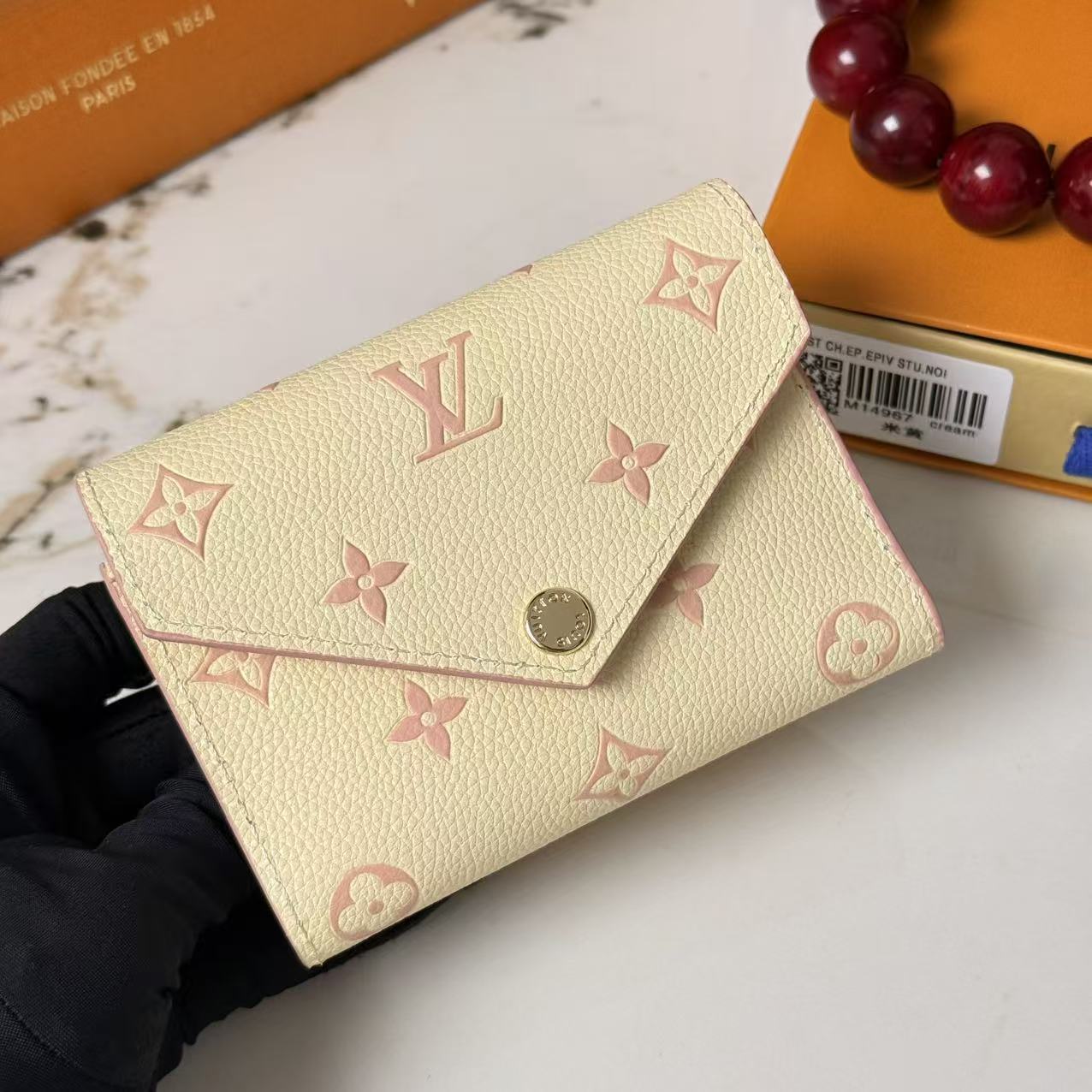 Victorine Wallet Monogram