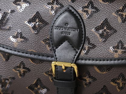Crossbody Baguette Bag