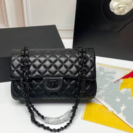 🎁 Classic 11.12 HandBag With Box (100% off)