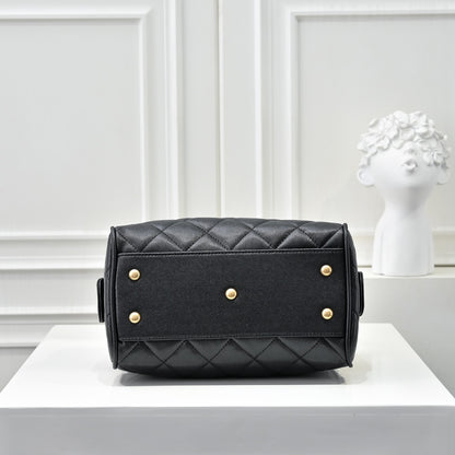 Small Bowling Bag in Black Caviar