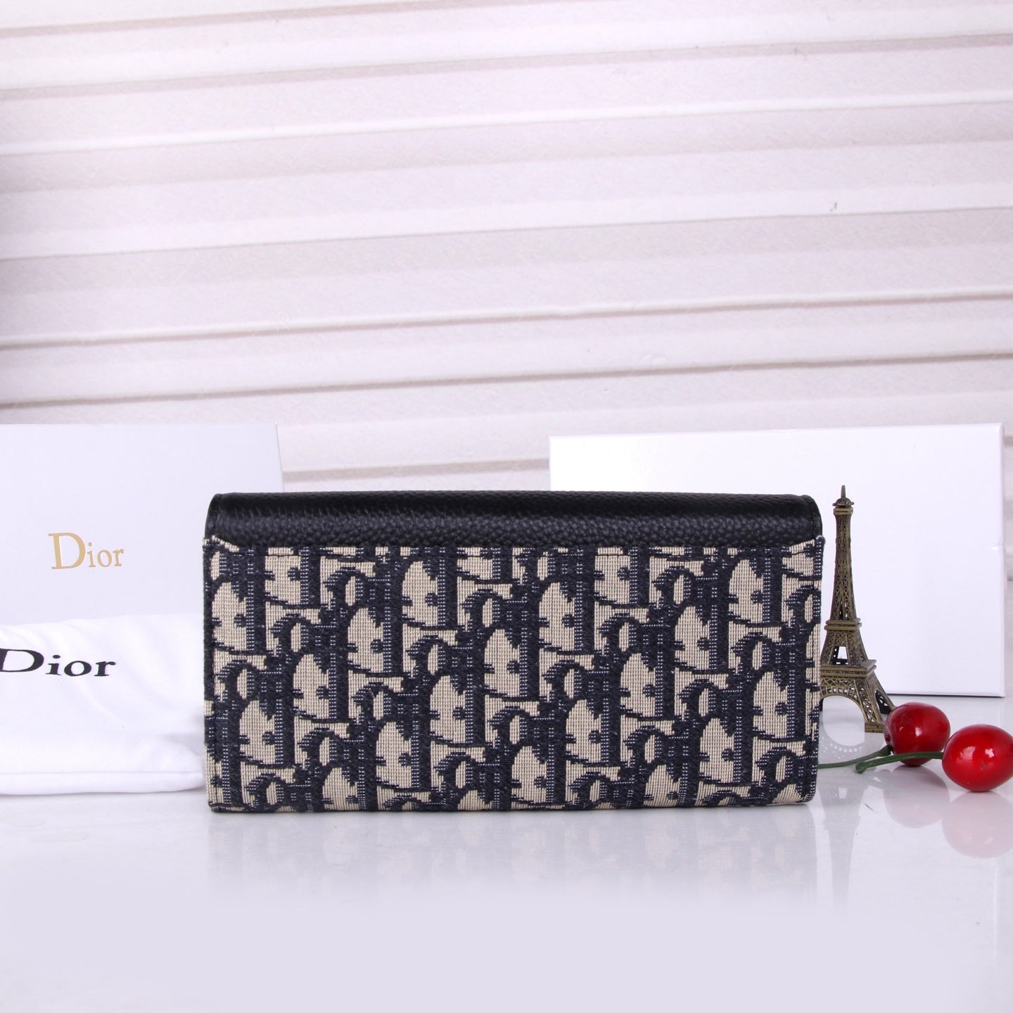 Saddle Oblique Long Wallet