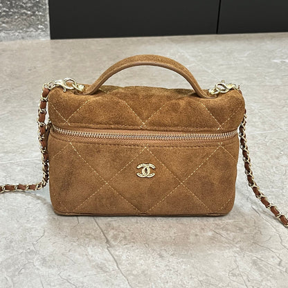 Caviar Quilted Top Handle Slim Vanity With Chain