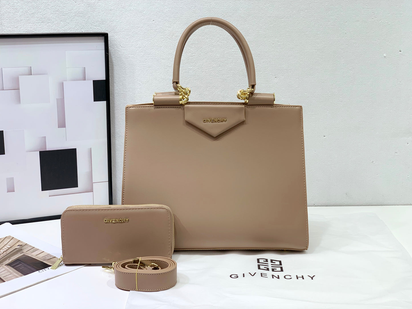Antigona CatchAll Tote Bag & Wallet