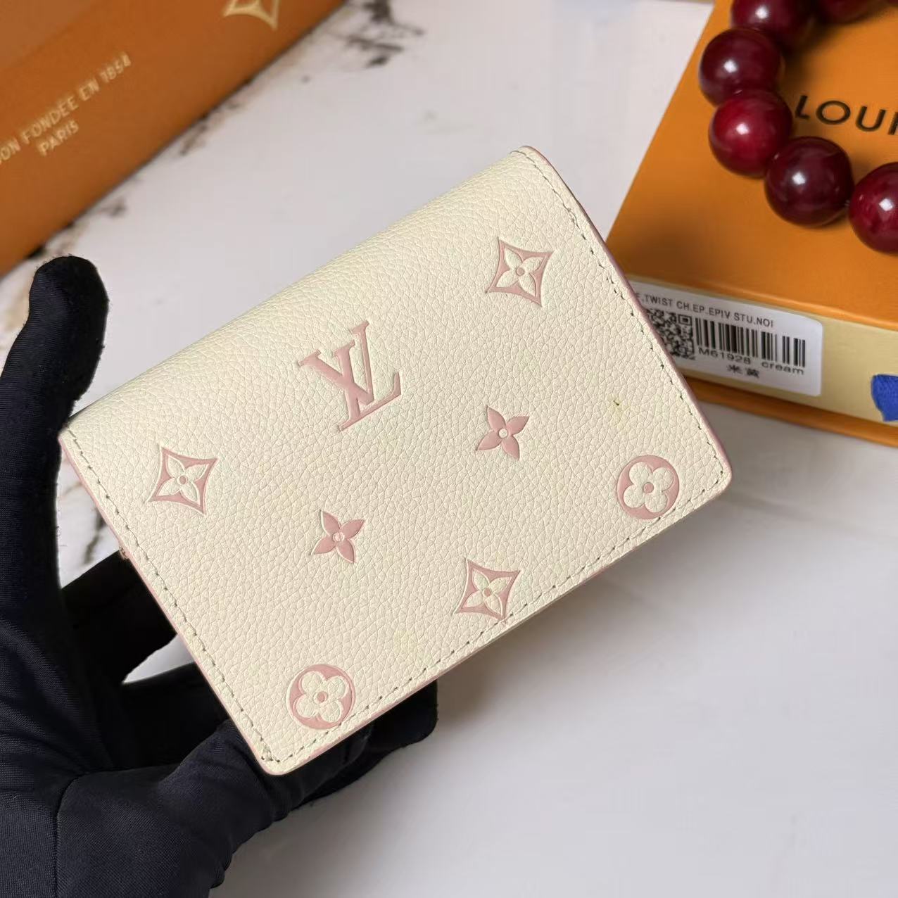 Victorine Wallet Monogram