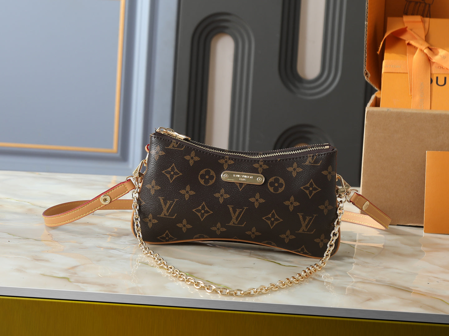 Mini Chain Shoulder Bag