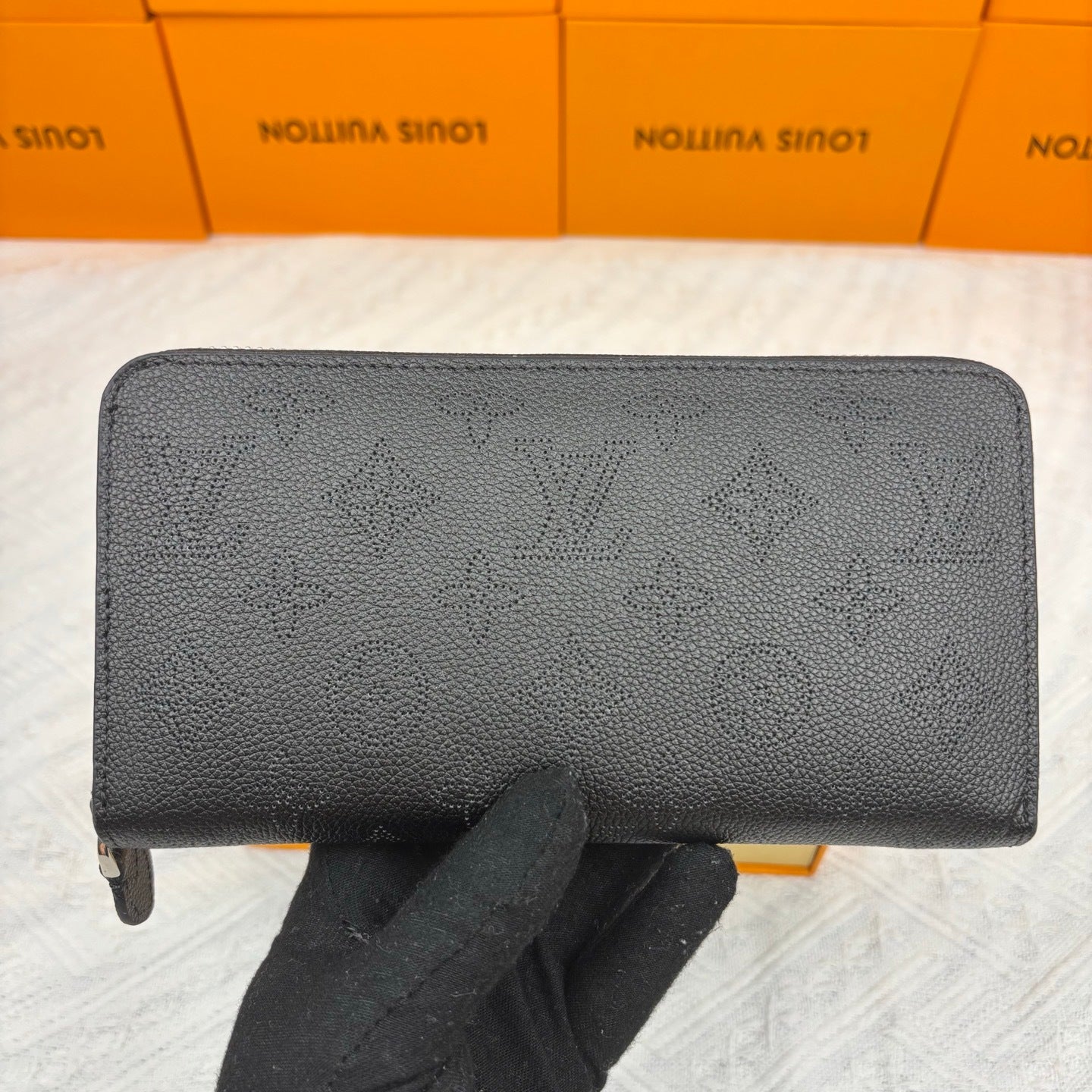 Sarah Wallet Monogram