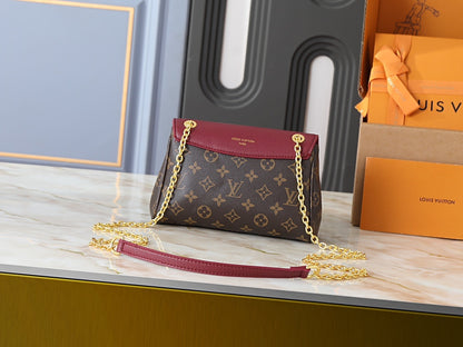 Chain Postman Bag