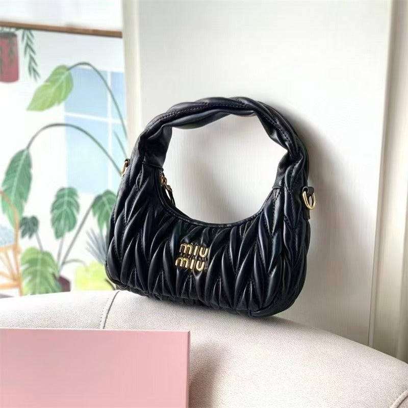 Wander matelassé nappa leather hobo bag Small Size With Box