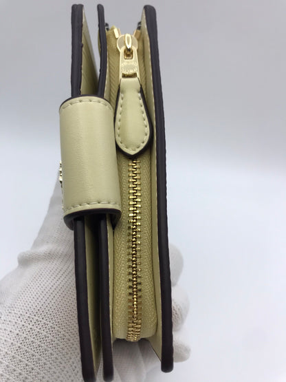 Medium Corner Zip Wallet In Beige