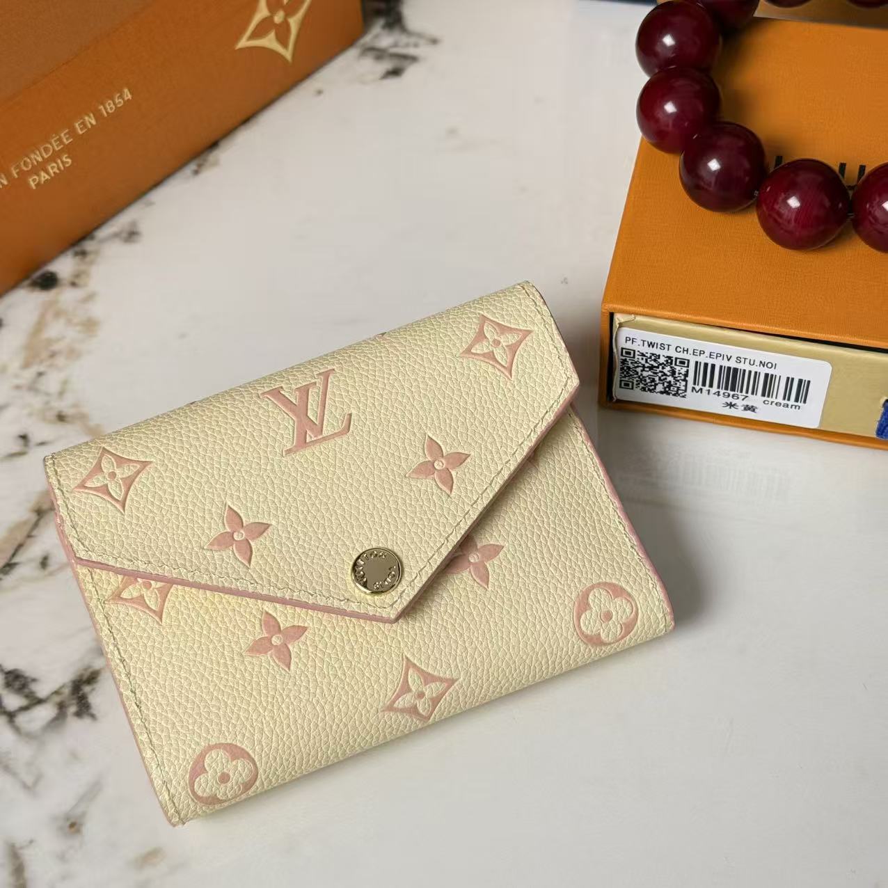 Victorine Wallet Monogram
