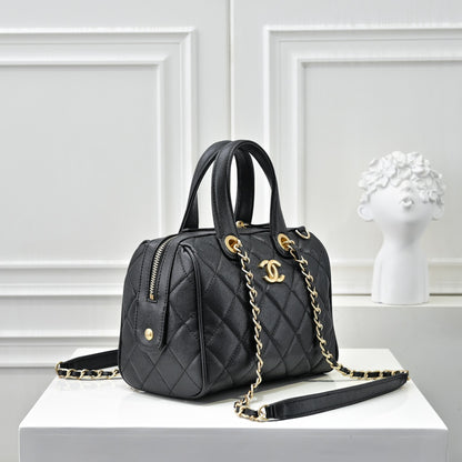 Small Bowling Bag in Black Caviar