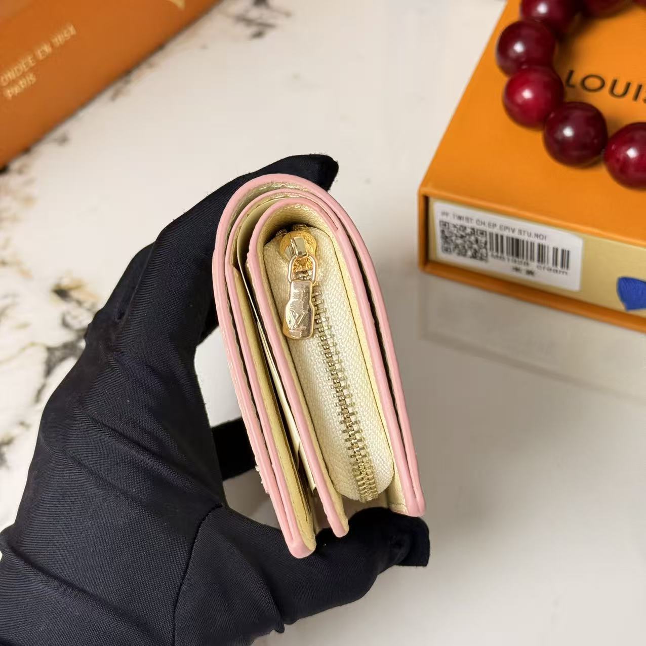 Victorine Wallet Monogram