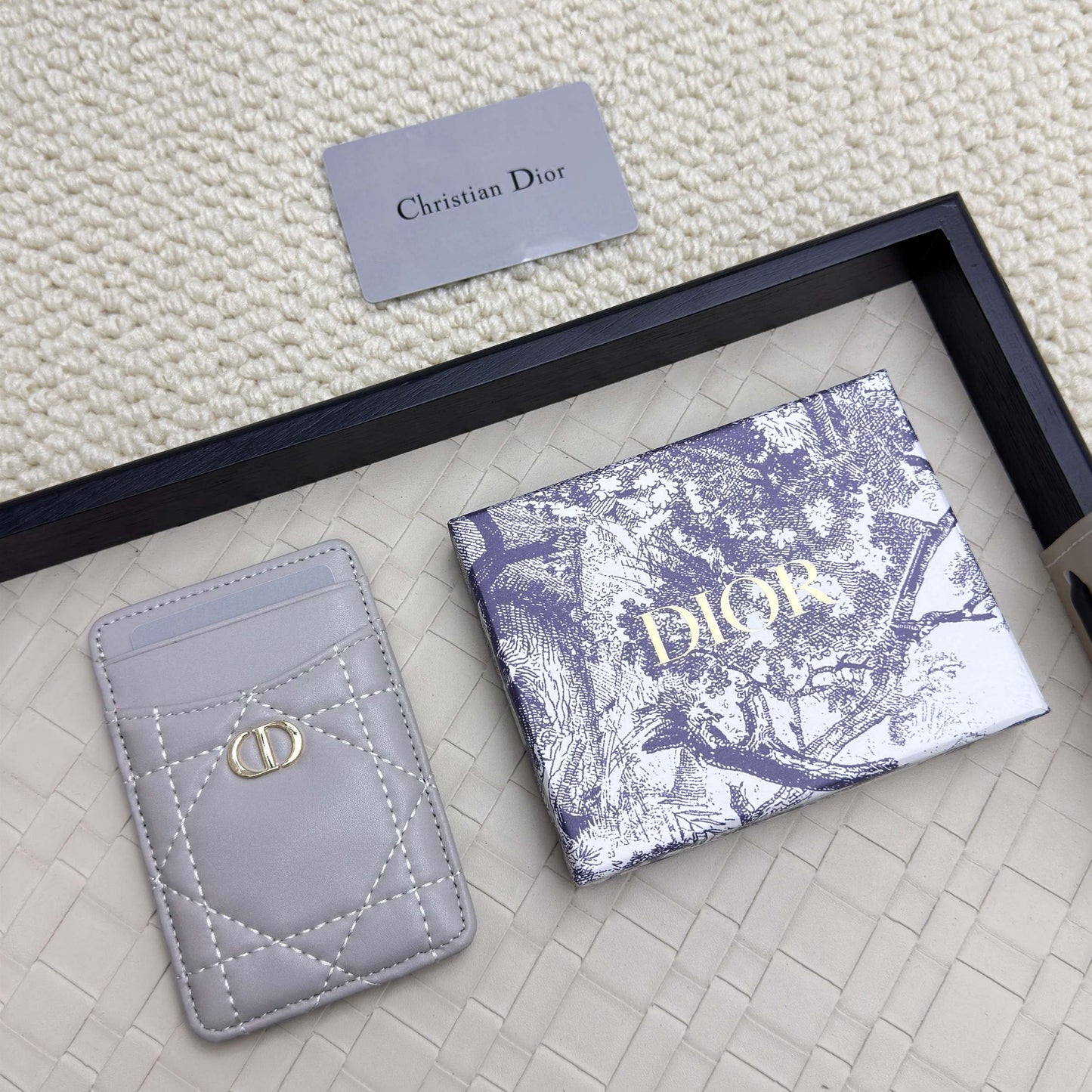 D10r Magnetic Card Holder