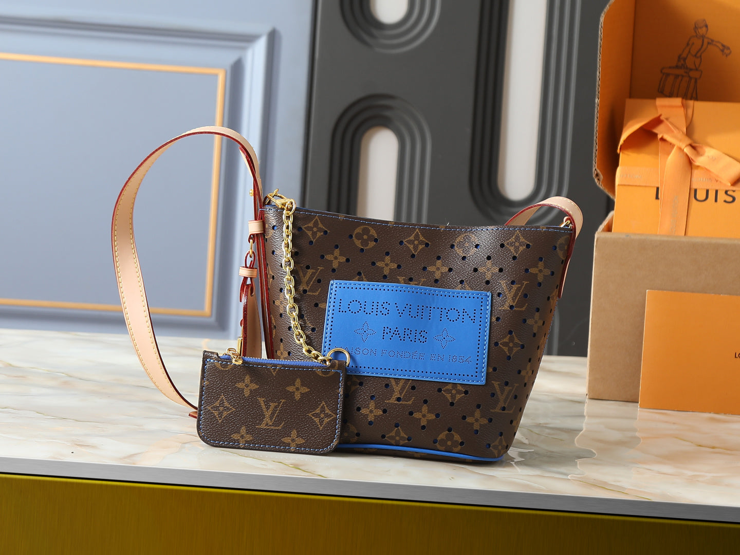 Bucket Bag & Pouch